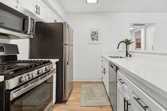 Arrive Laurie Lane in Thousand Oaks, CA - Building Photo - Building Photo