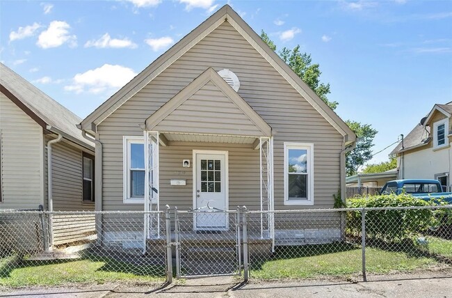 property at 129 E Pratt St