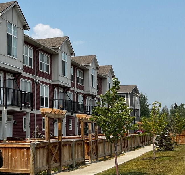 property at 11703-11102 102 St