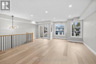 461 Tweedsmuir Ave in Ottawa, ON - Building Photo - Building Photo