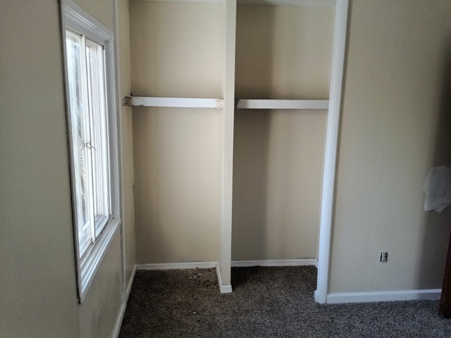 1137 Regent St in Lansing, MI - Foto de edificio - Building Photo