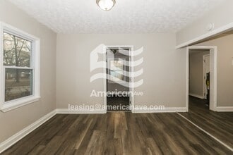 4996 West St in Forest Park, GA - Foto de edificio - Building Photo