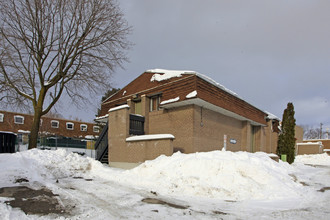 Castle Muir in Toronto, ON - Building Photo - Building Photo