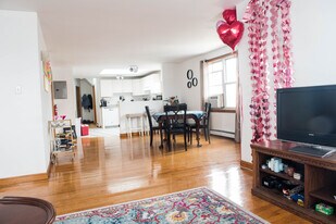 66 Brooks St in Boston, MA - Building Photo