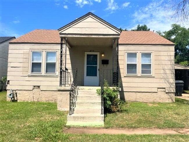 property at 1017 N Tabor Dr