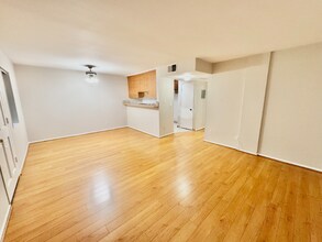 310 E Santa Anita Ave in Burbank, CA - Building Photo - Building Photo