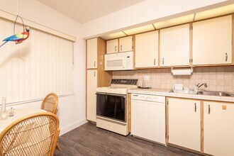 896 N Federal Hwy-Unit -527 in Lantana, FL - Building Photo - Building Photo
