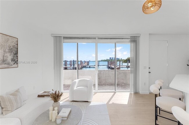 770 NE 69th St in Miami, FL - Foto de edificio - Building Photo