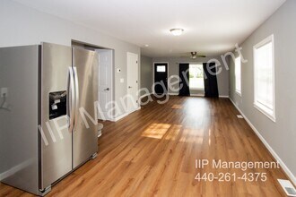 21500 Lakeshore Blvd in Euclid, OH - Building Photo - Building Photo