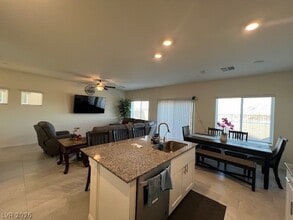 380 Larksong Ave in Henderson, NV - Building Photo - Building Photo