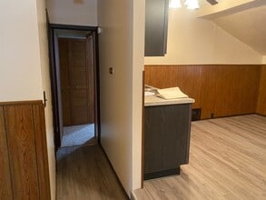 77 Aurora St, Unit Upper Front in Lancaster, NY - Building Photo - Building Photo