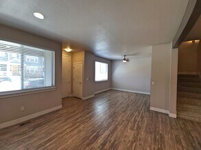 10005 E 59th Ave in Denver, CO - Building Photo - Building Photo