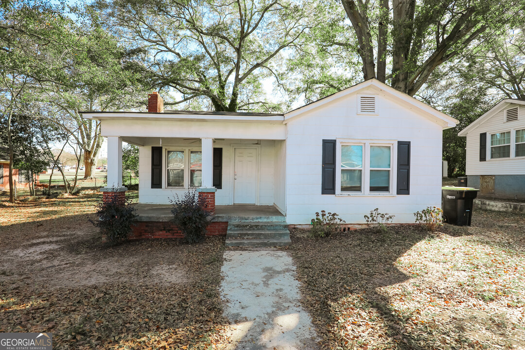 5 Ellis St in Newnan, GA - Foto de edificio