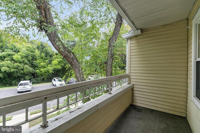 5 Mill Run W in Hightstown, NJ - Building Photo - Building Photo