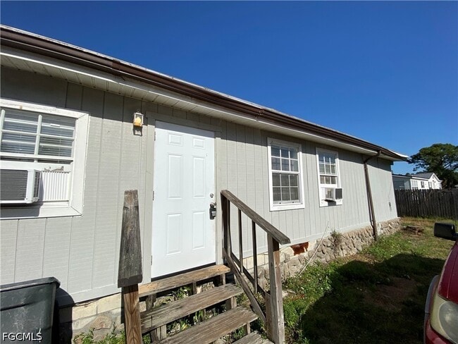 property at 2210 Cantor Ln