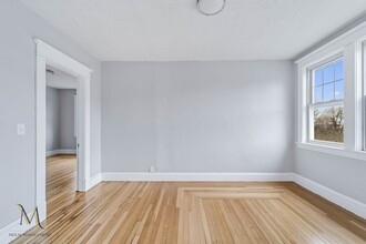 297-299-299 Sargeant St in Holyoke, MA - Building Photo - Building Photo