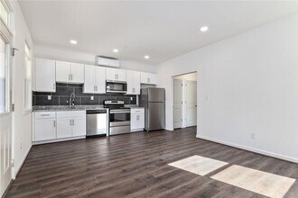 1060 Grant Way SE in Atlanta, GA - Building Photo - Building Photo