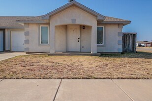 2401 87th St in Lubbock, TX - Building Photo