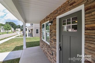 3967 Newhall Dr NW, Unit MR305 in Hickory, NC - Building Photo - Building Photo