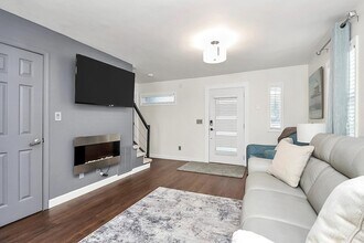 2016 Brewton Dr in Charlotte, NC - Building Photo - Building Photo