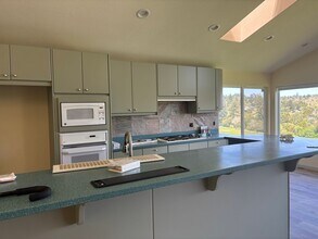 295 Tilton Rd in Sebastopol, CA - Building Photo - Building Photo