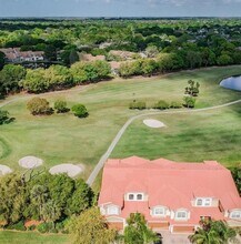 13920 Clubhouse Dr in Tampa, FL - Building Photo - Building Photo