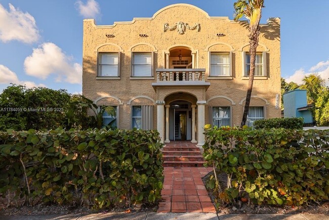 property at 1753 SW 13th St