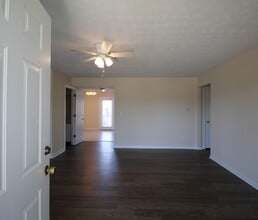 639 Miles Rd in Nicholasville, KY - Building Photo - Building Photo