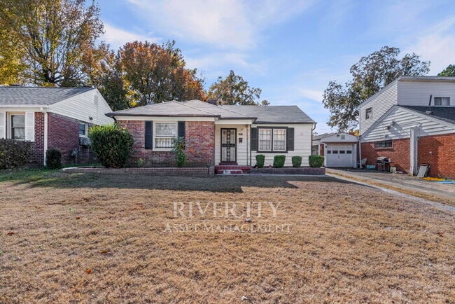 property at 1941 Quinn Ave