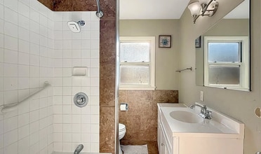 2891 S Valentia St in Denver, CO - Foto de edificio - Building Photo