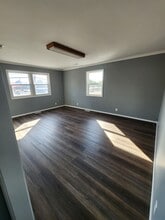 108 E Deyoung St in Marion, IL - Building Photo - Building Photo