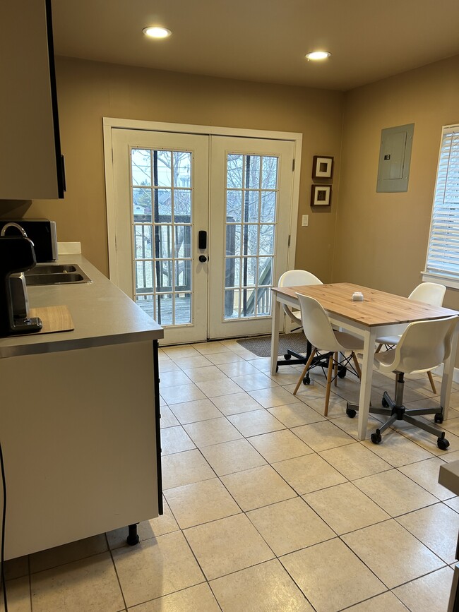 property at 1530 Lillian Av