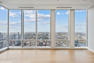 909 W Washington Blvd, Unit 53G in Chicago, IL - Building Photo - Building Photo