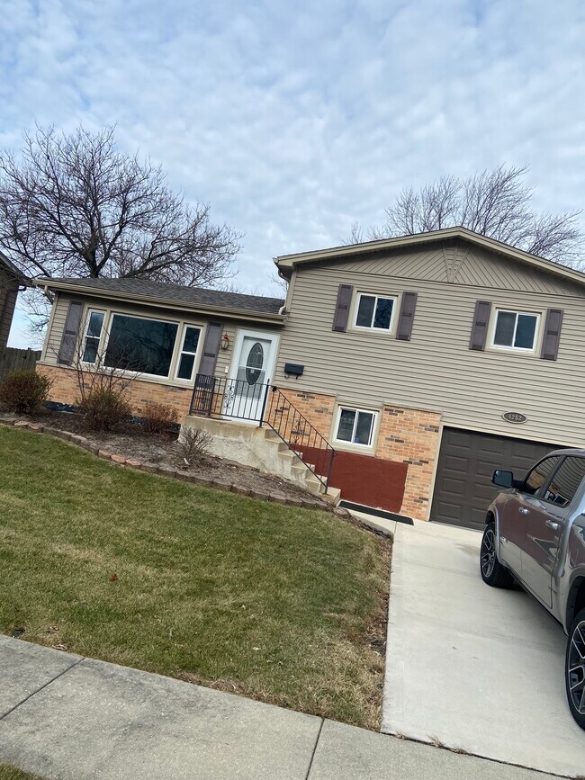 4252 188th Pl Rentals in Country Club Hills, IL