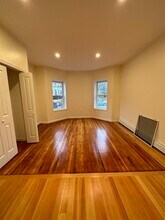 28 Bartlett Cres in Brookline, MA - Building Photo - Building Photo