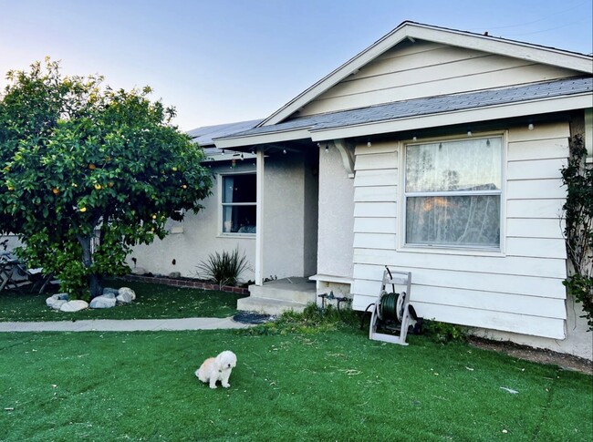 12433 Terra Bella St in Pacoima, CA - Building Photo - Building Photo