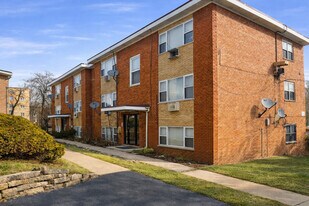 2027 W 111th St in Chicago, IL - Building Photo