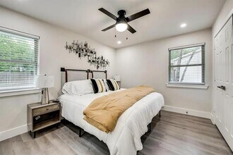 11385 Earlywood Dr in Dallas, TX - Building Photo - Building Photo
