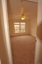 6406 Lureta Ann Ln in Springfield, VA - Foto de edificio - Building Photo