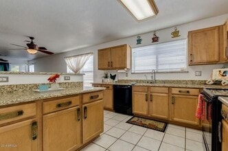 11346 E Emelita Ave in Mesa, AZ - Foto de edificio - Building Photo