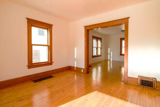418 W Irving Ave in Oshkosh, WI - Building Photo - Building Photo