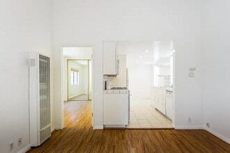 539 Venice Way, Unit 1 in Los Angeles, CA - Building Photo - Building Photo
