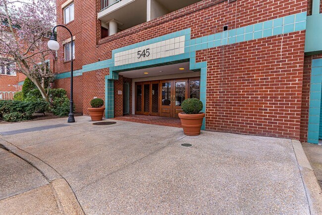 545 E Braddock Rd in Alexandria, VA - Building Photo - Building Photo