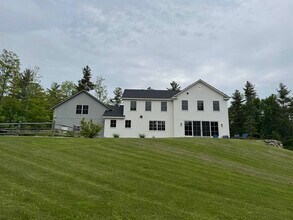 81 Pine Tree Ln in Manchester, VT - Building Photo - Building Photo