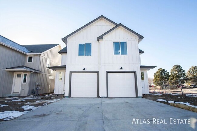 property at 3645 Verde Dr