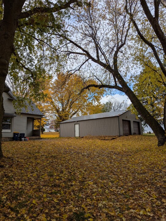 500 Skyview Ave in Lafayette, MN - Foto de edificio