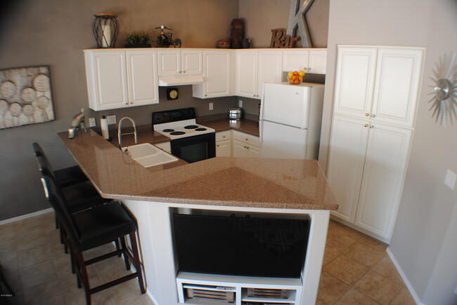 26026 S Cloverland Dr in Sun Lakes, AZ - Building Photo - Building Photo