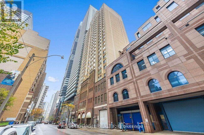 25-1025 Grenville St