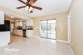 233 SW 38th St, Unit 4B in Cape Coral, FL - Foto de edificio - Building Photo