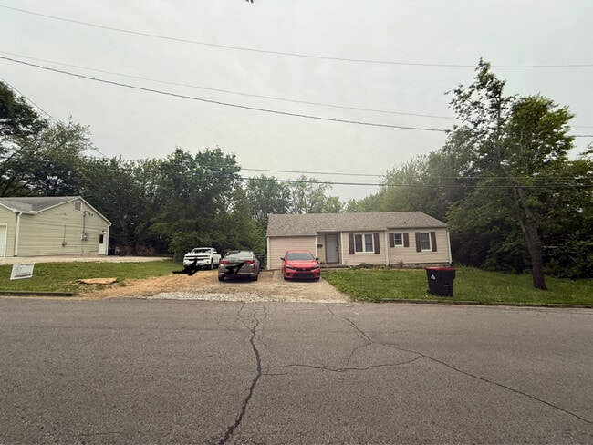 property at 206 Hillcrest Dr